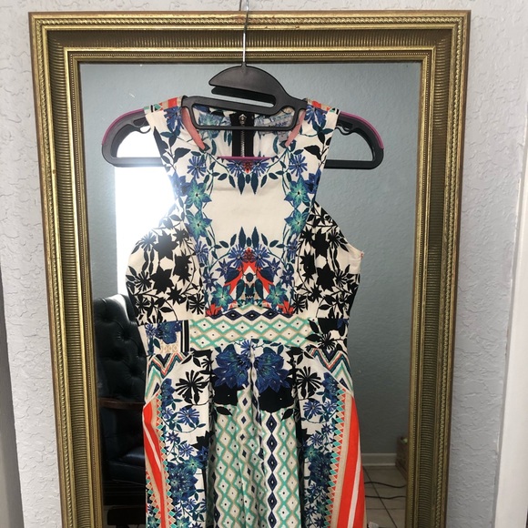 Dress - Picture 3 of 4